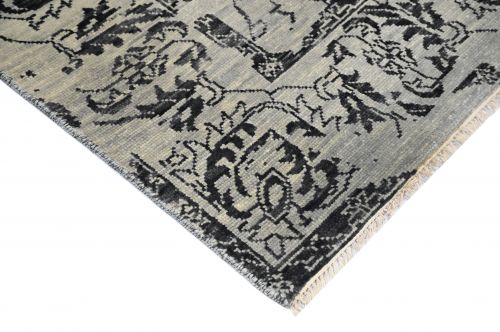 Hand Knotted Traditional Rug 8'1